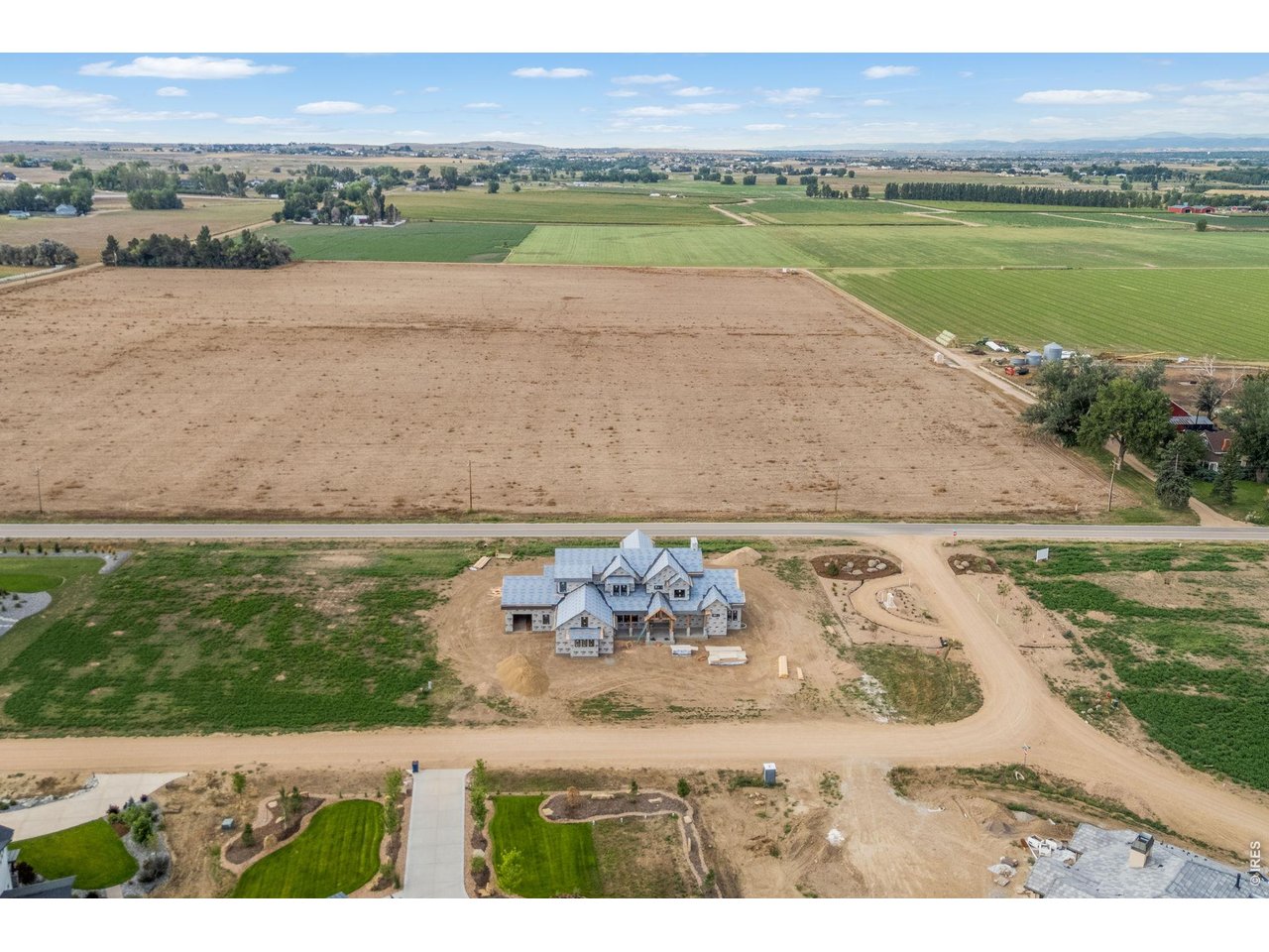 1850 Country Dr