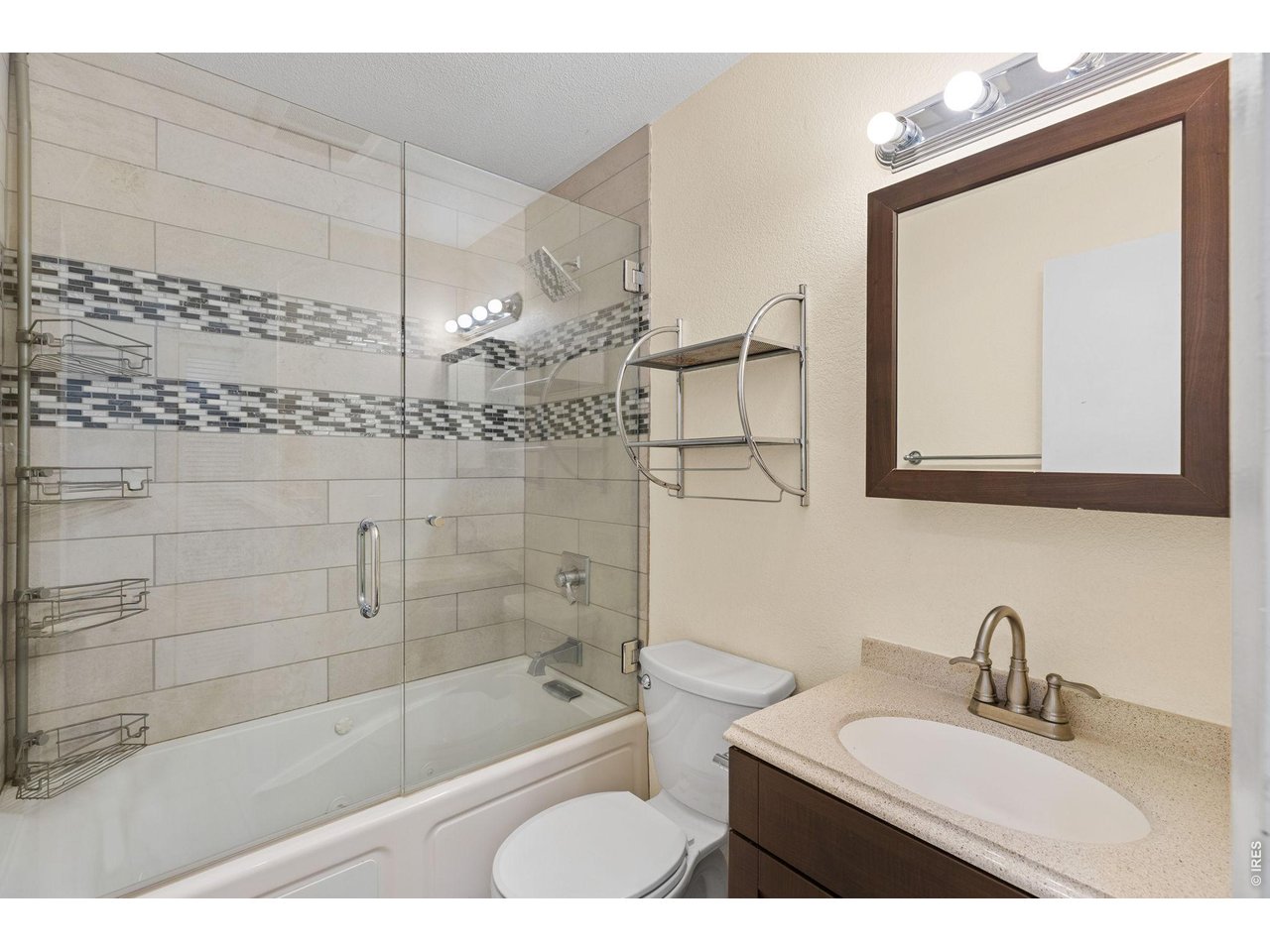 3035 Oneal Pkwy T17