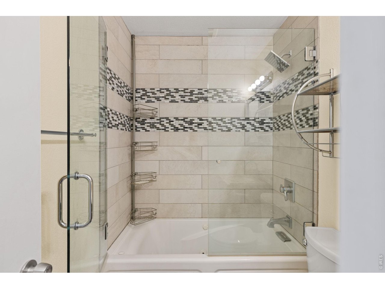 3035 Oneal Pkwy T17