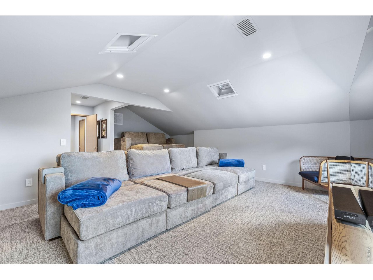 50 Wildwood Ln