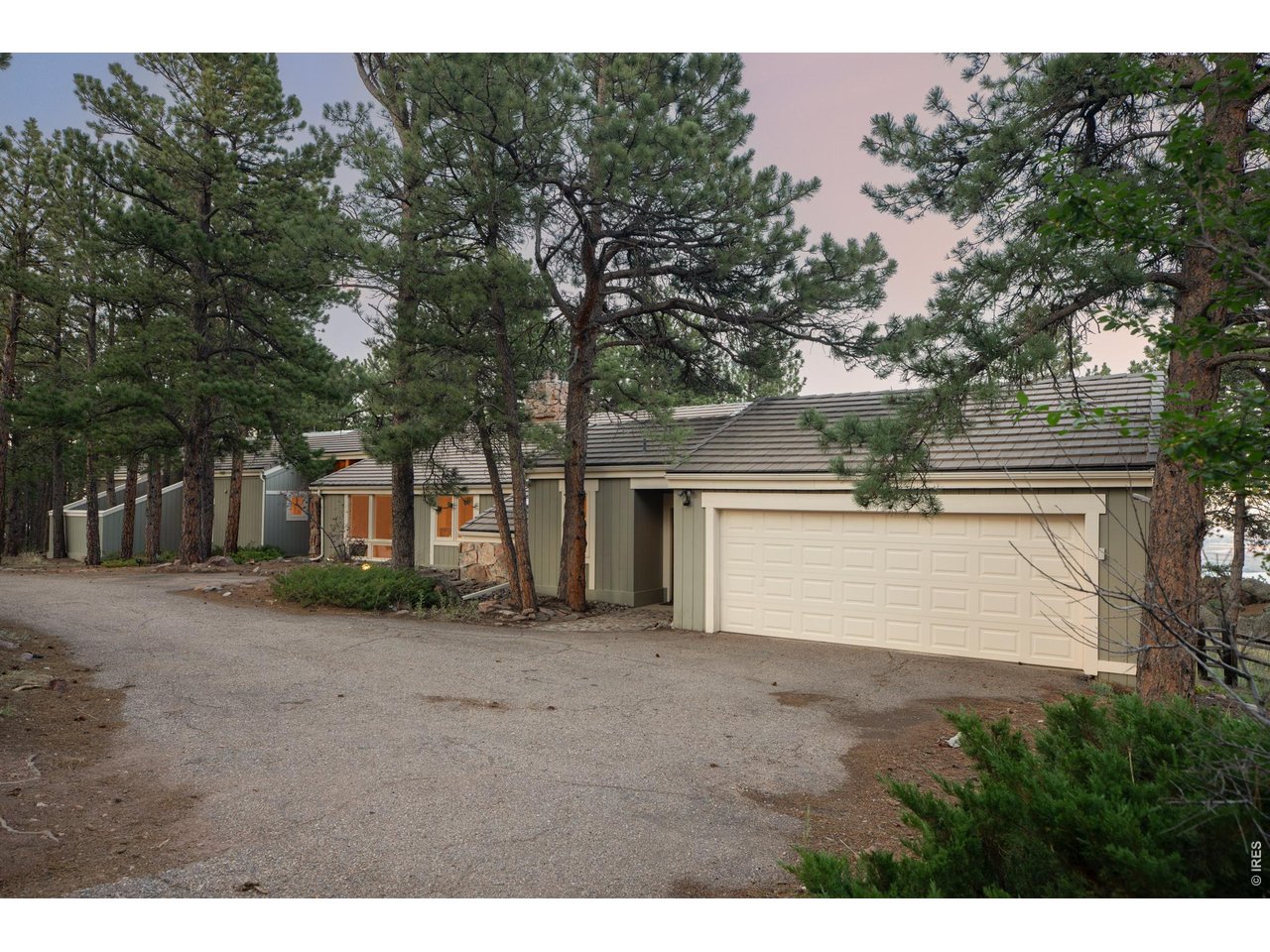 2790 Lee Hill Dr