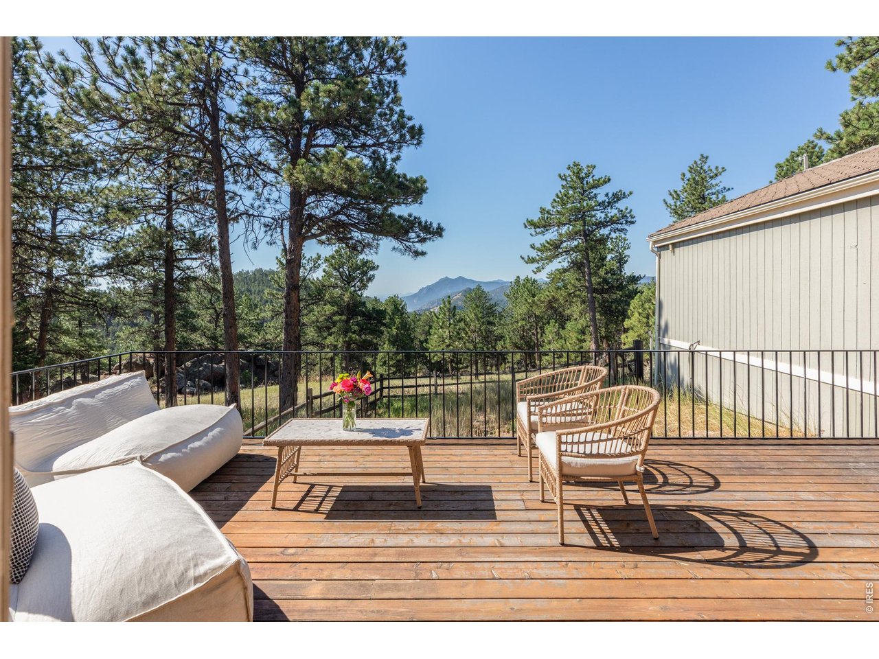 2790 Lee Hill Dr