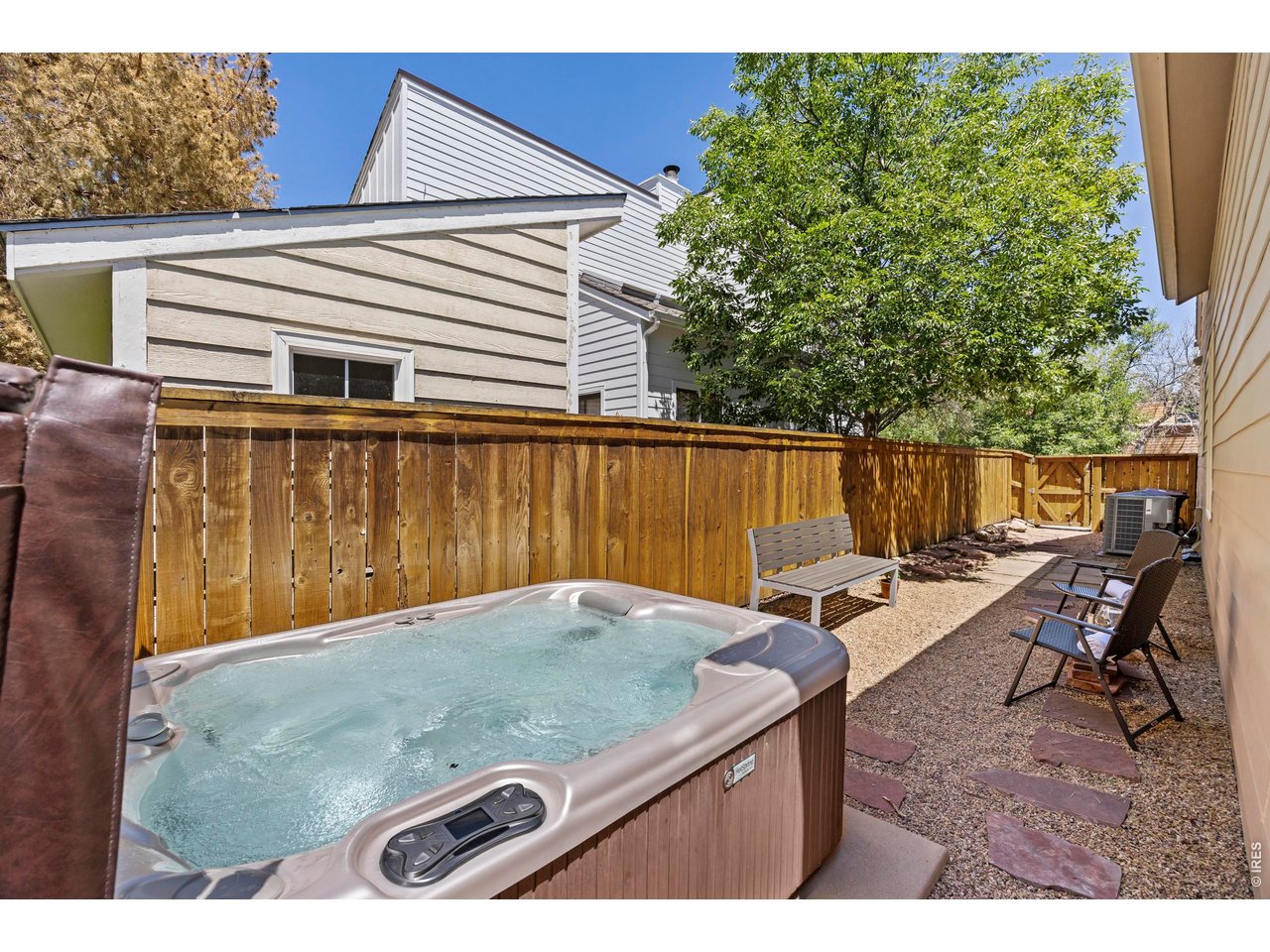 3647 Roundtree Ct