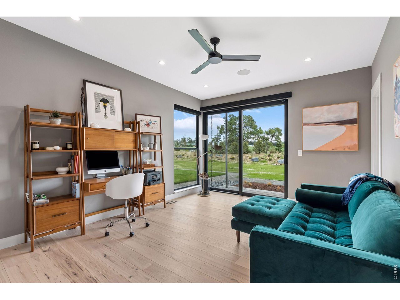 1563 Spring Creek Xing
