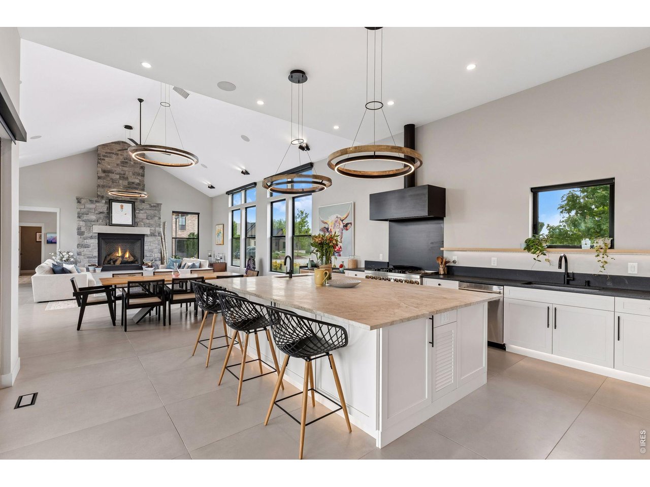 1563 Spring Creek Xing