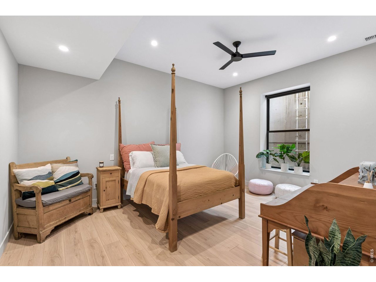 1563 Spring Creek Xing