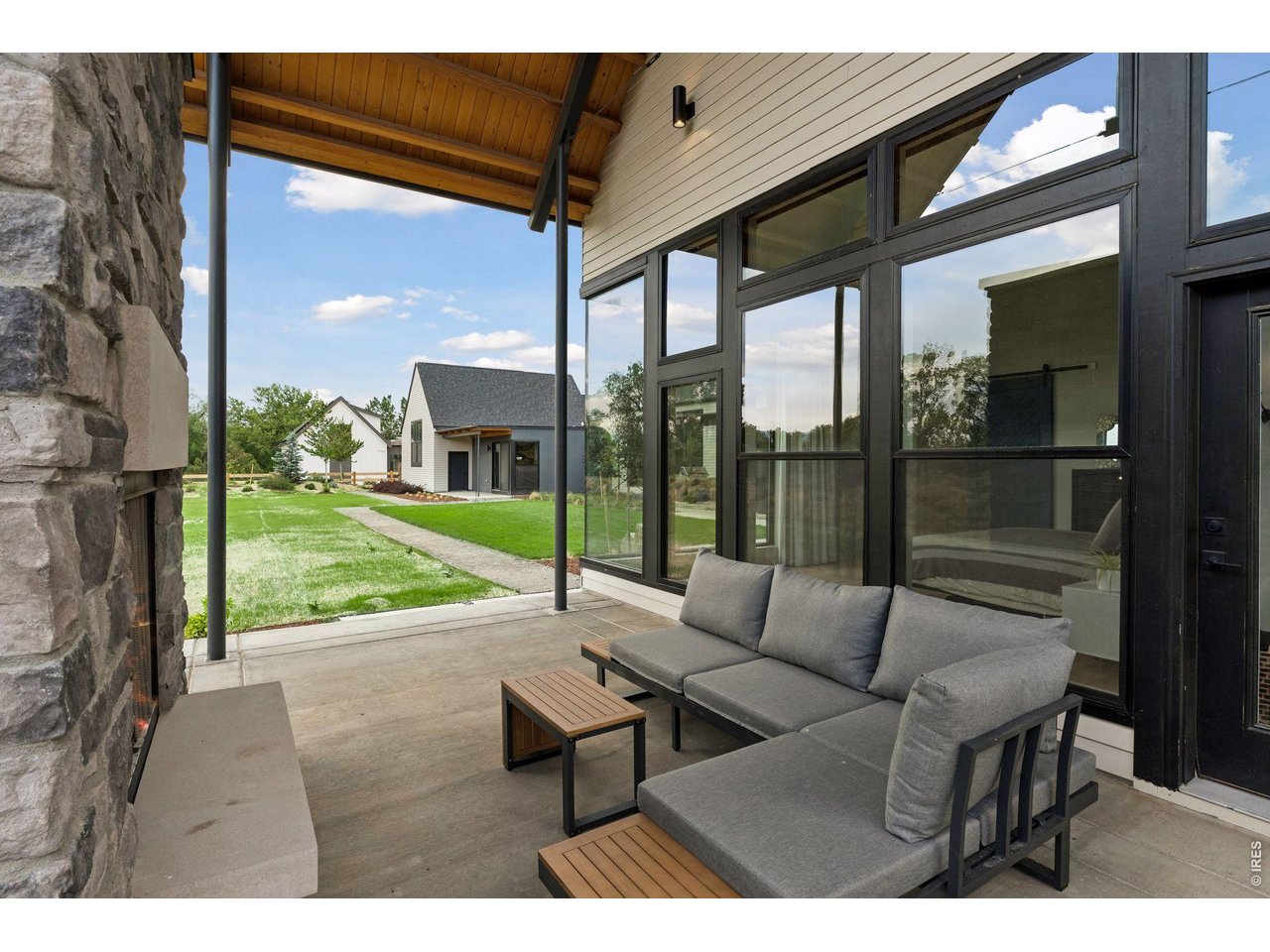 1563 Spring Creek Xing