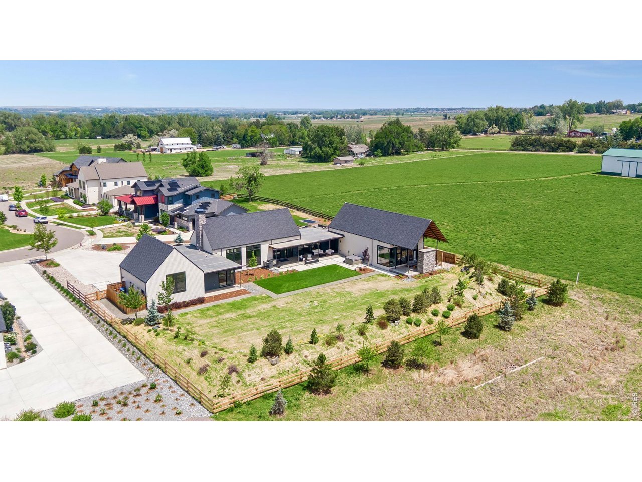1563 Spring Creek Xing