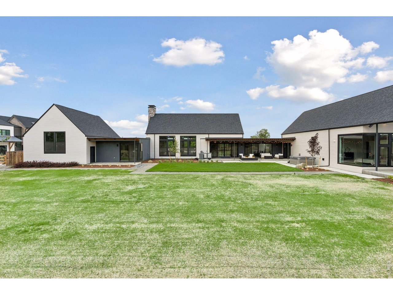 1563 Spring Creek Xing