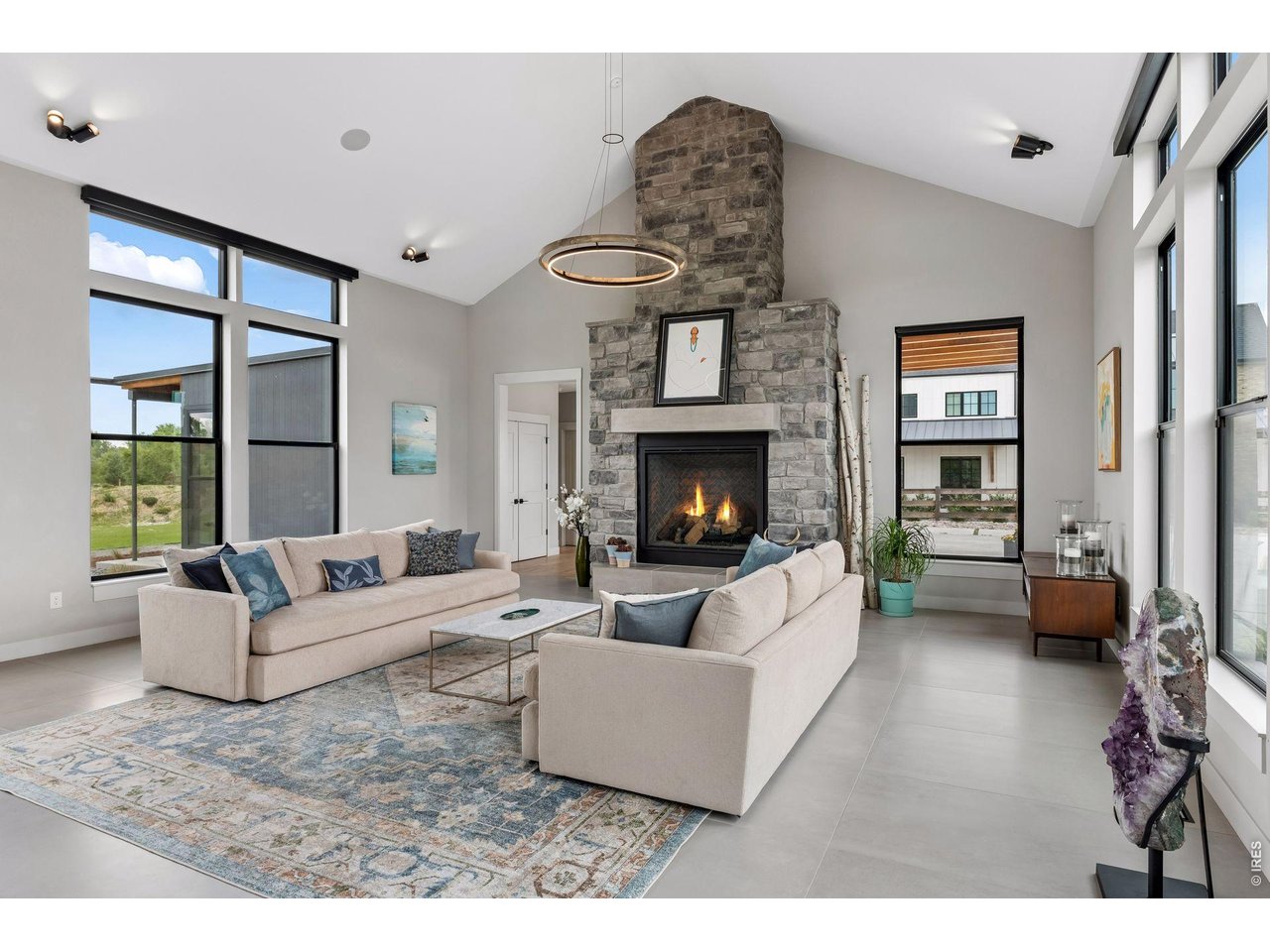 1563 Spring Creek Xing