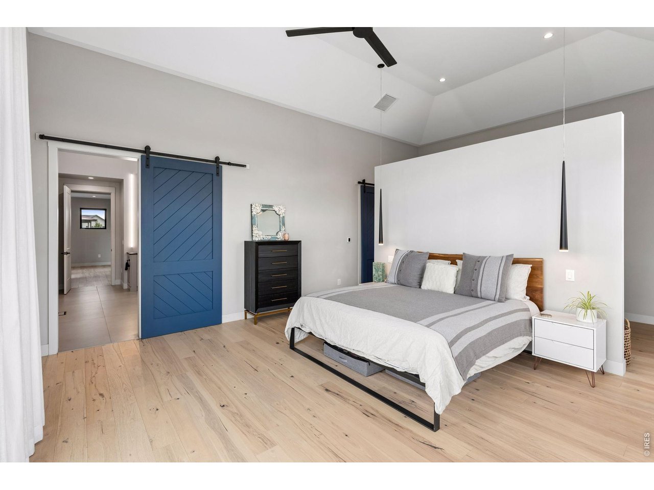 1563 Spring Creek Xing