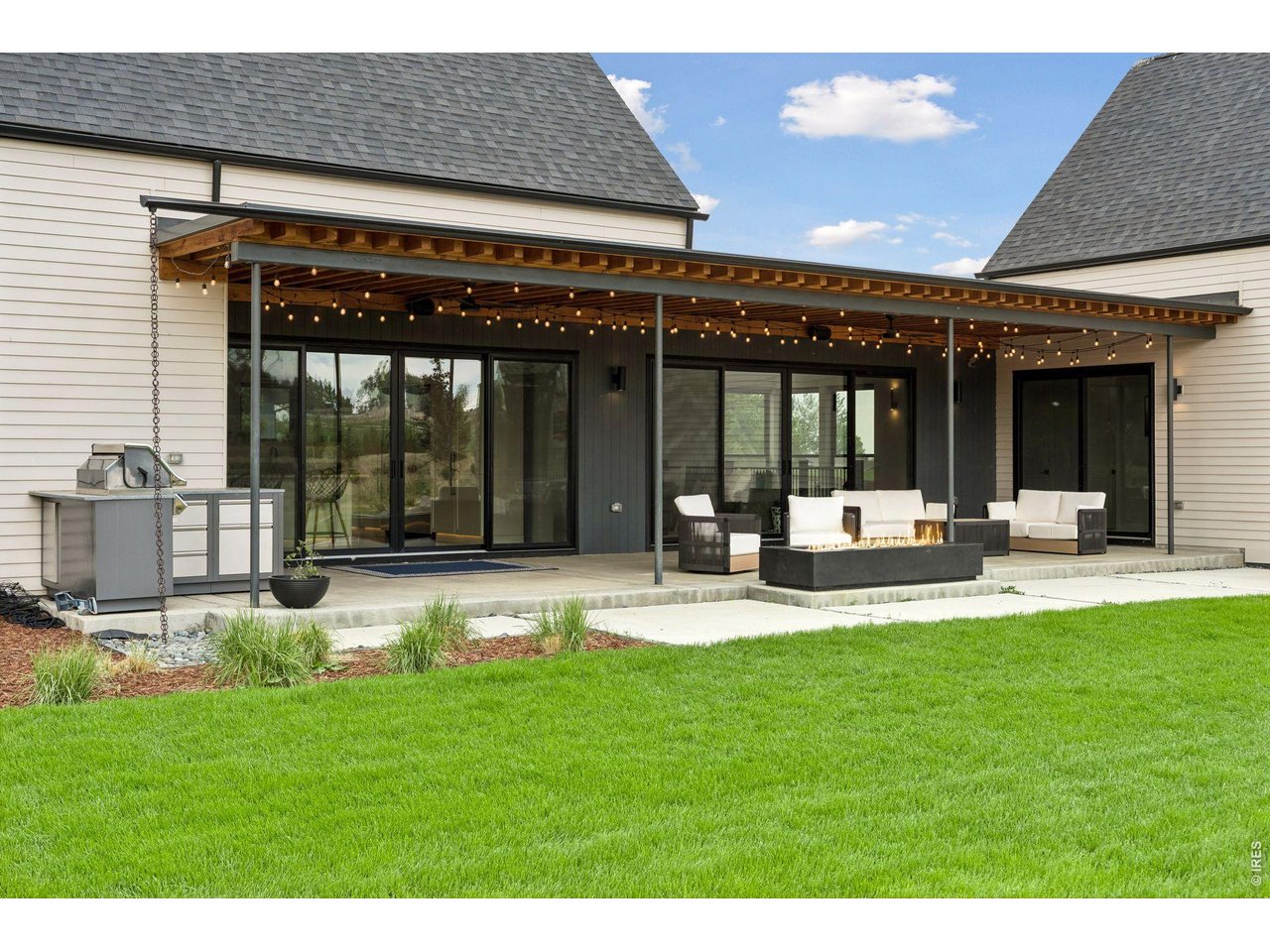 1563 Spring Creek Xing