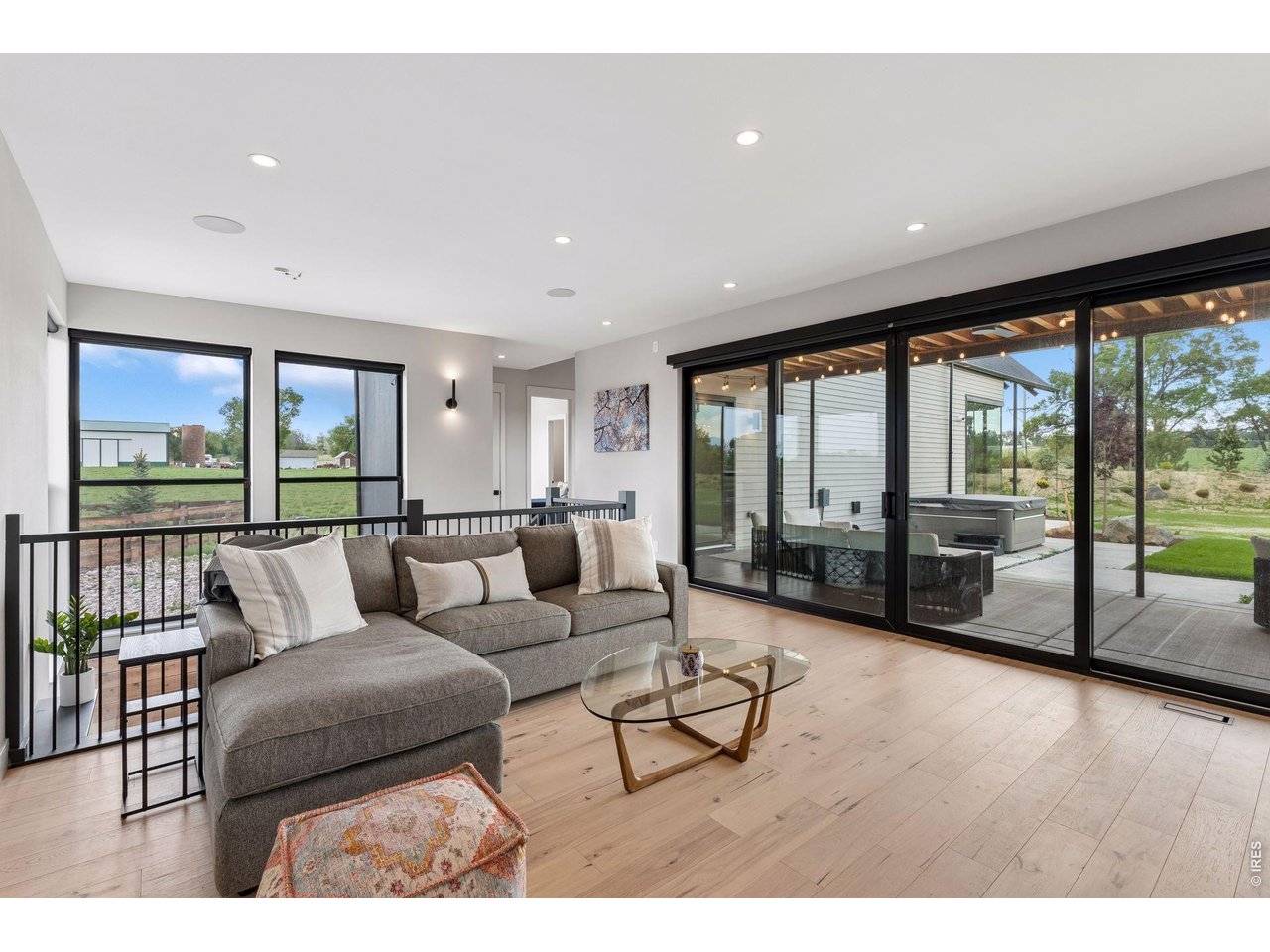 1563 Spring Creek Xing