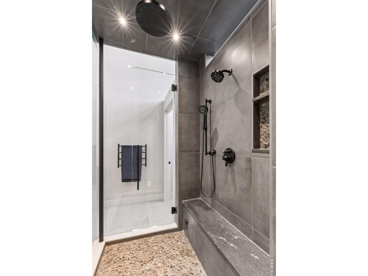 1563 Spring Creek Xing