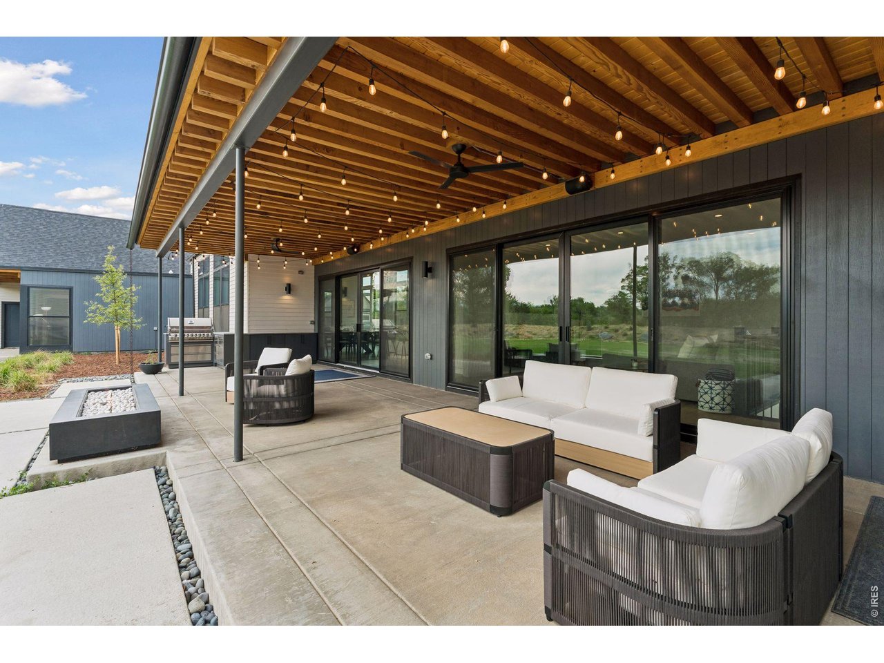 1563 Spring Creek Xing