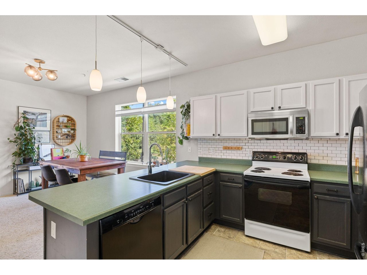 2630 Iris Ave A21