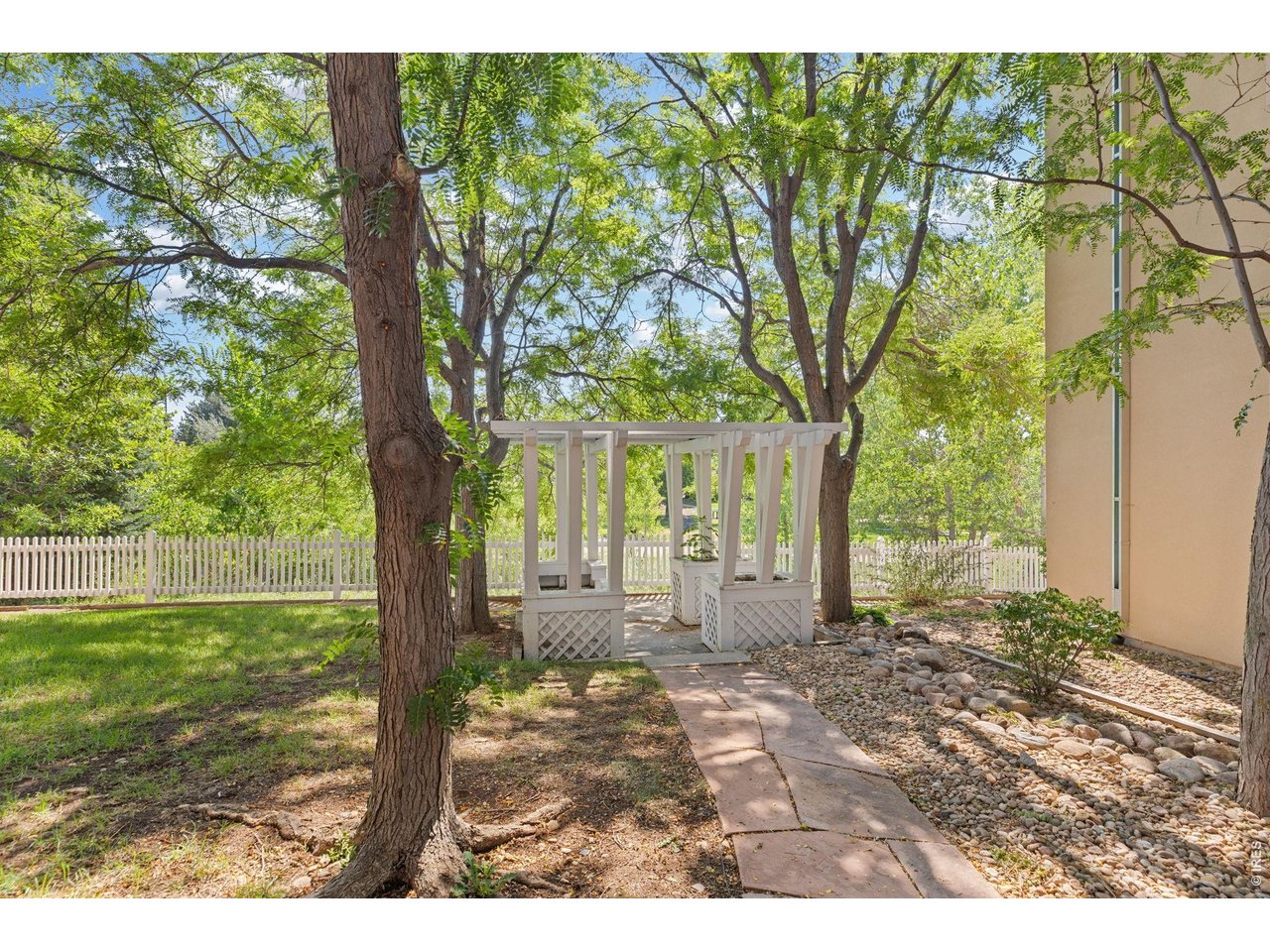 2630 Iris Ave A21