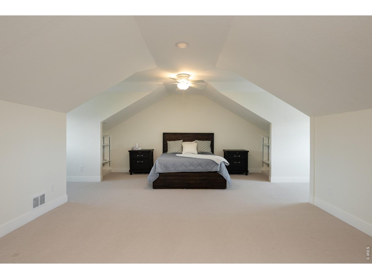 7047 Goose Point Ct