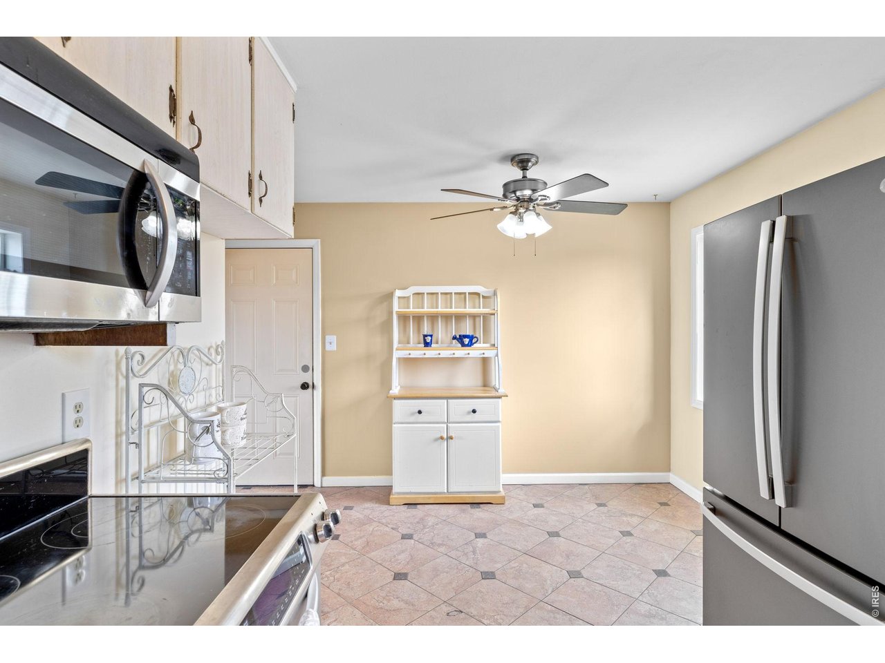 820 Lotus Way