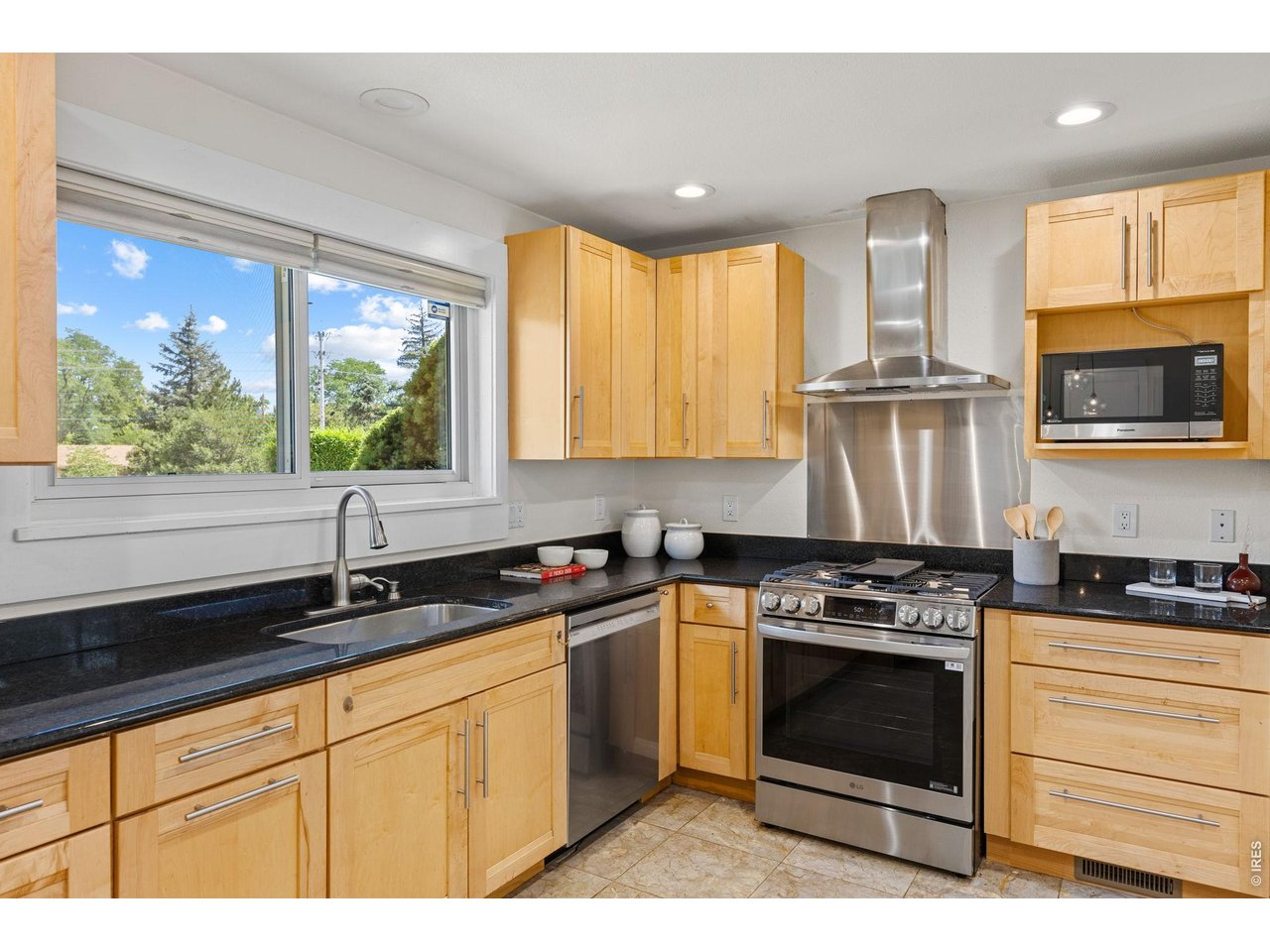 3133 Fern Pl
