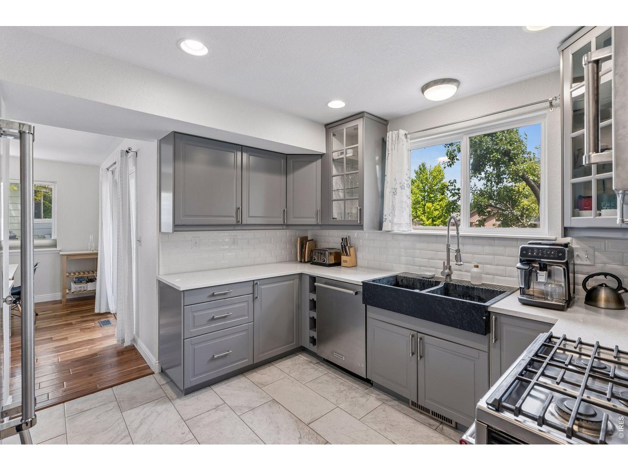 8099 Meadowdale Sq