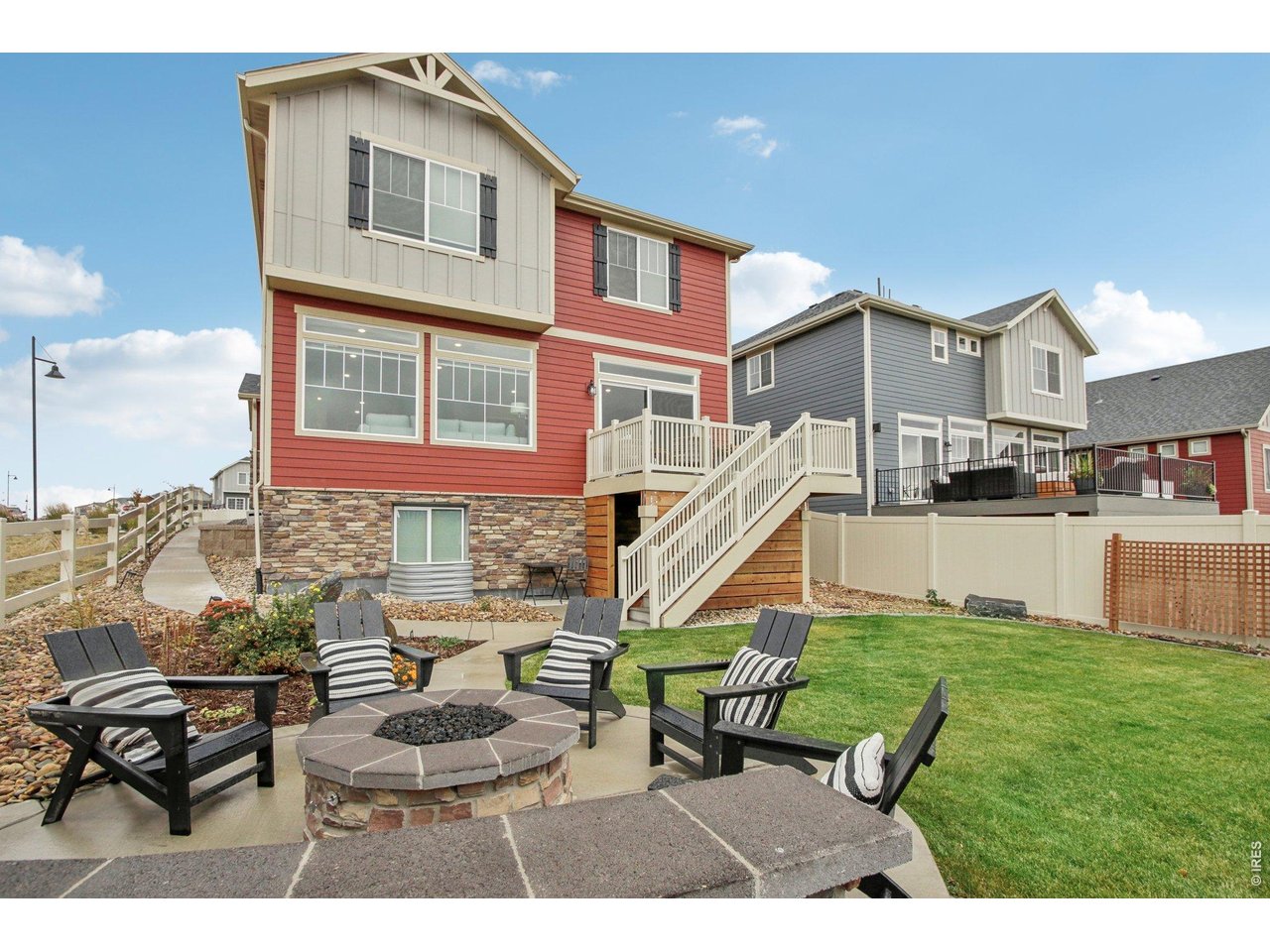 1109 Larkspur Dr