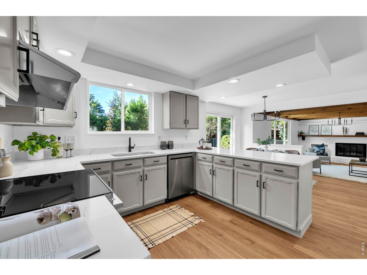 4744 Kellogg Cir
