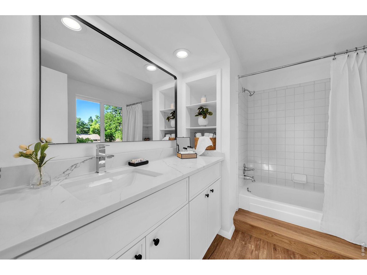 4744 Kellogg Cir