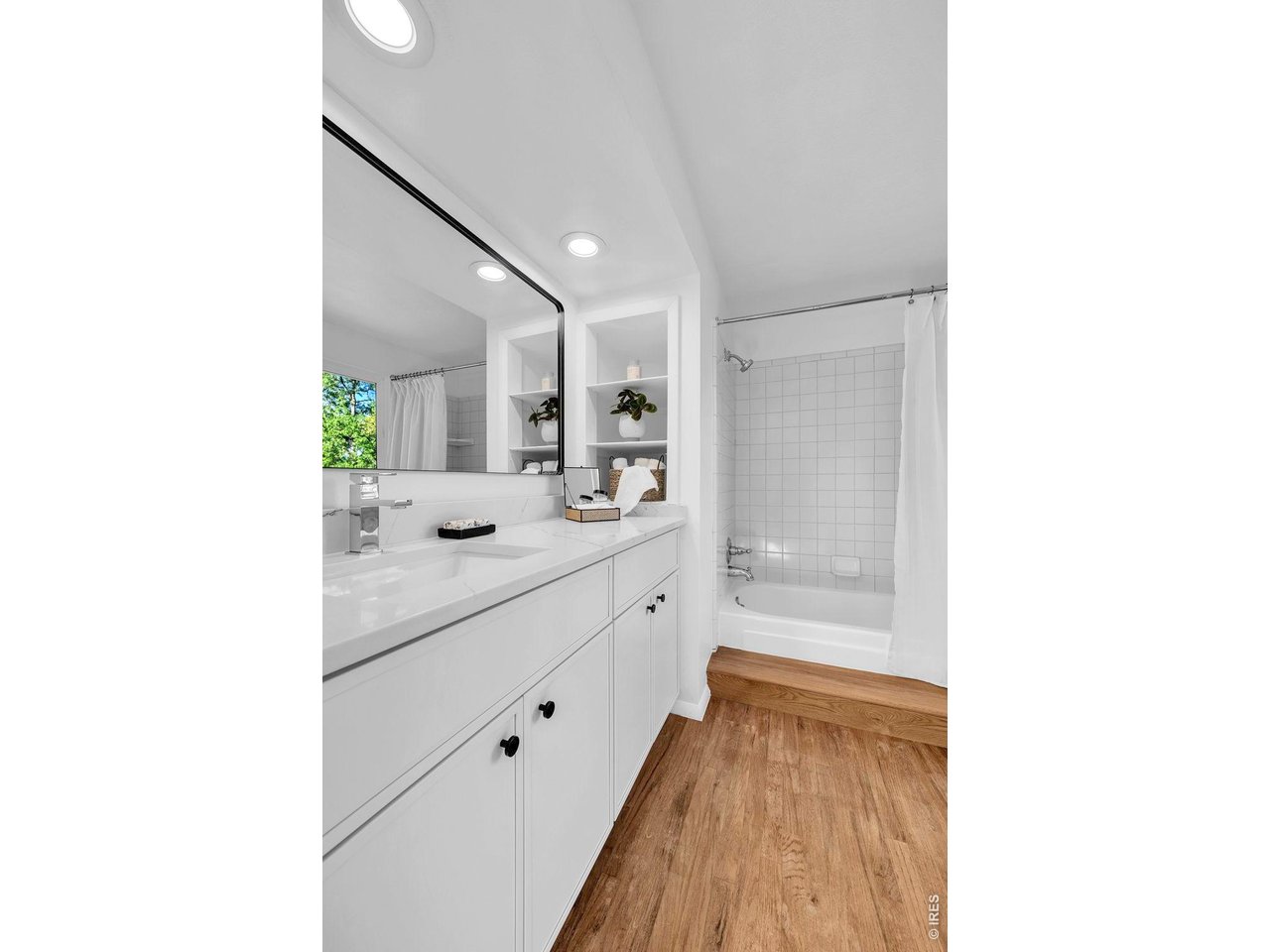 4744 Kellogg Cir