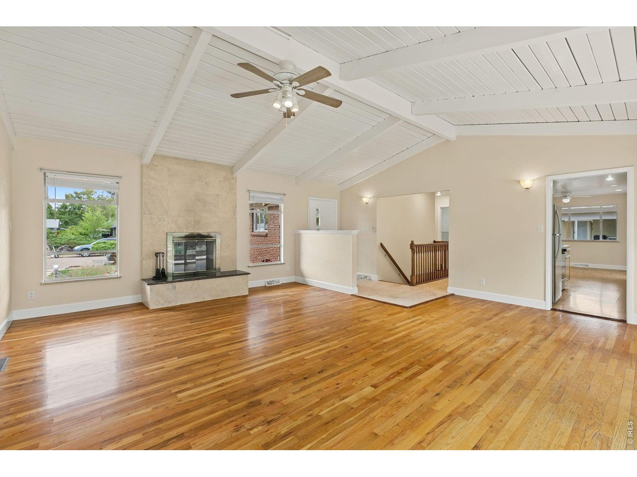 4350 Comanche Dr