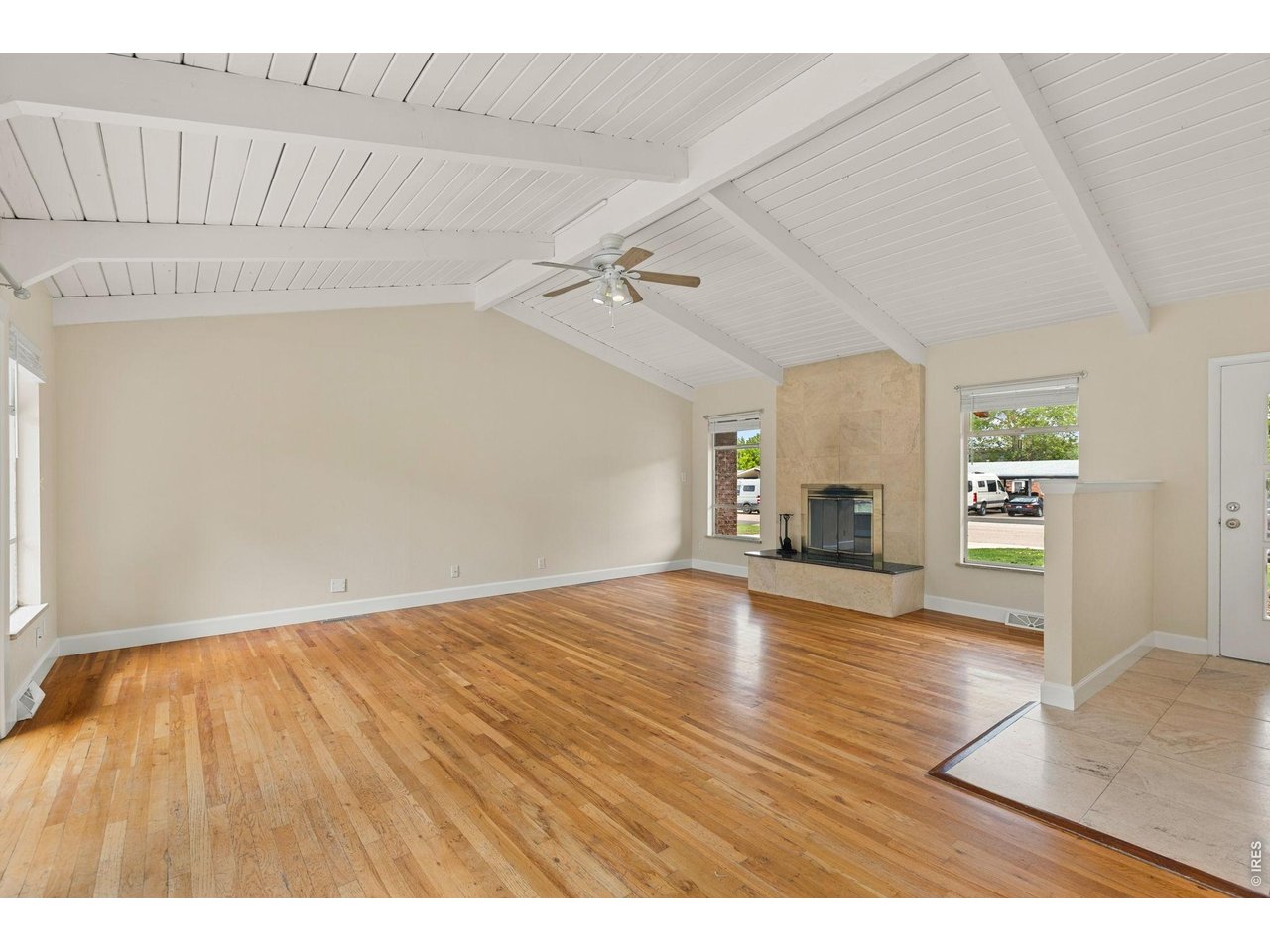 4350 Comanche Dr