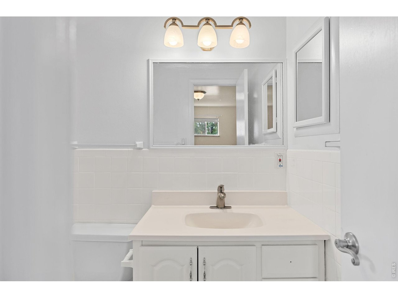 4350 Comanche Dr