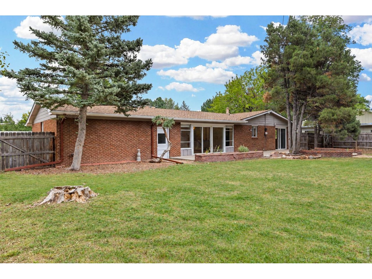 4350 Comanche Dr