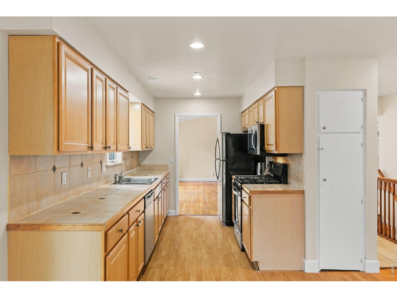 4350 Comanche Dr