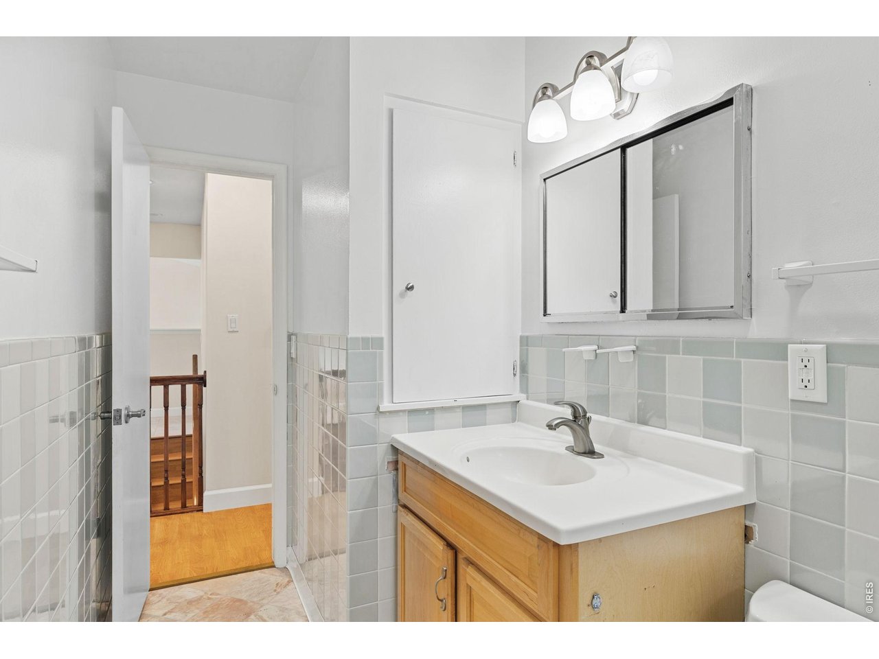 4350 Comanche Dr