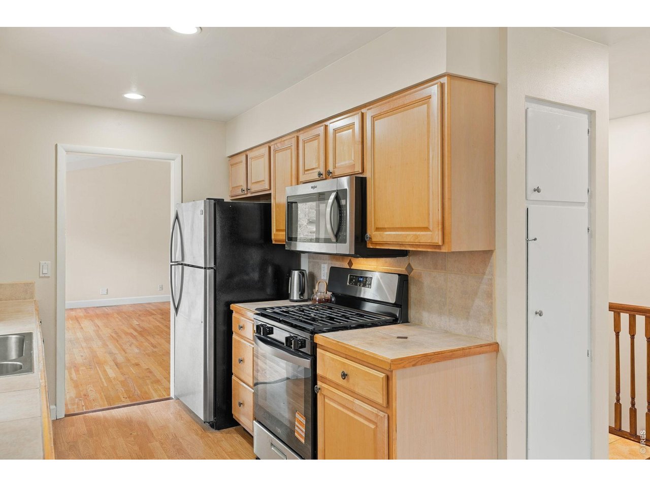4350 Comanche Dr