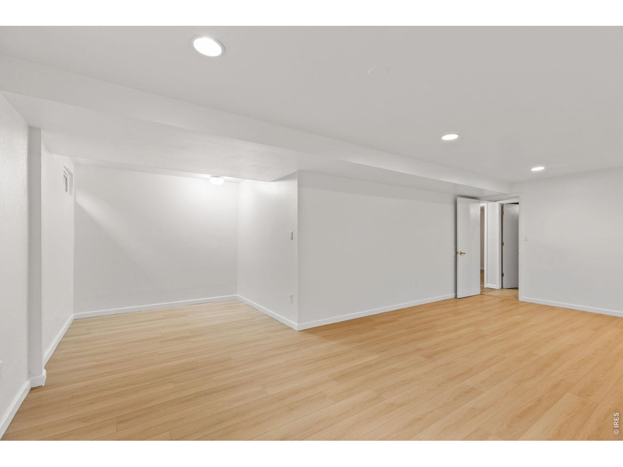 4350 Comanche Dr