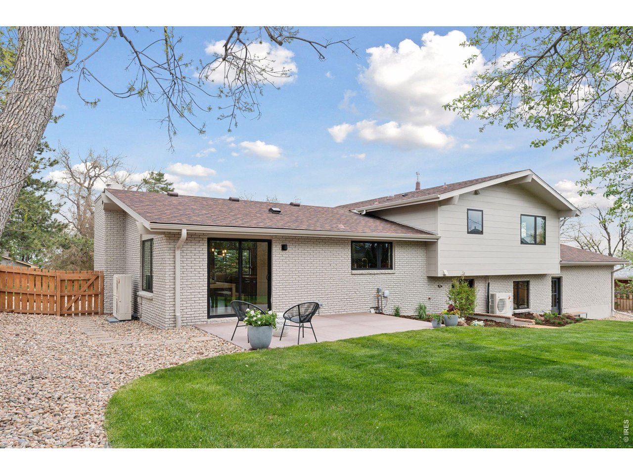 2890 Regis Dr