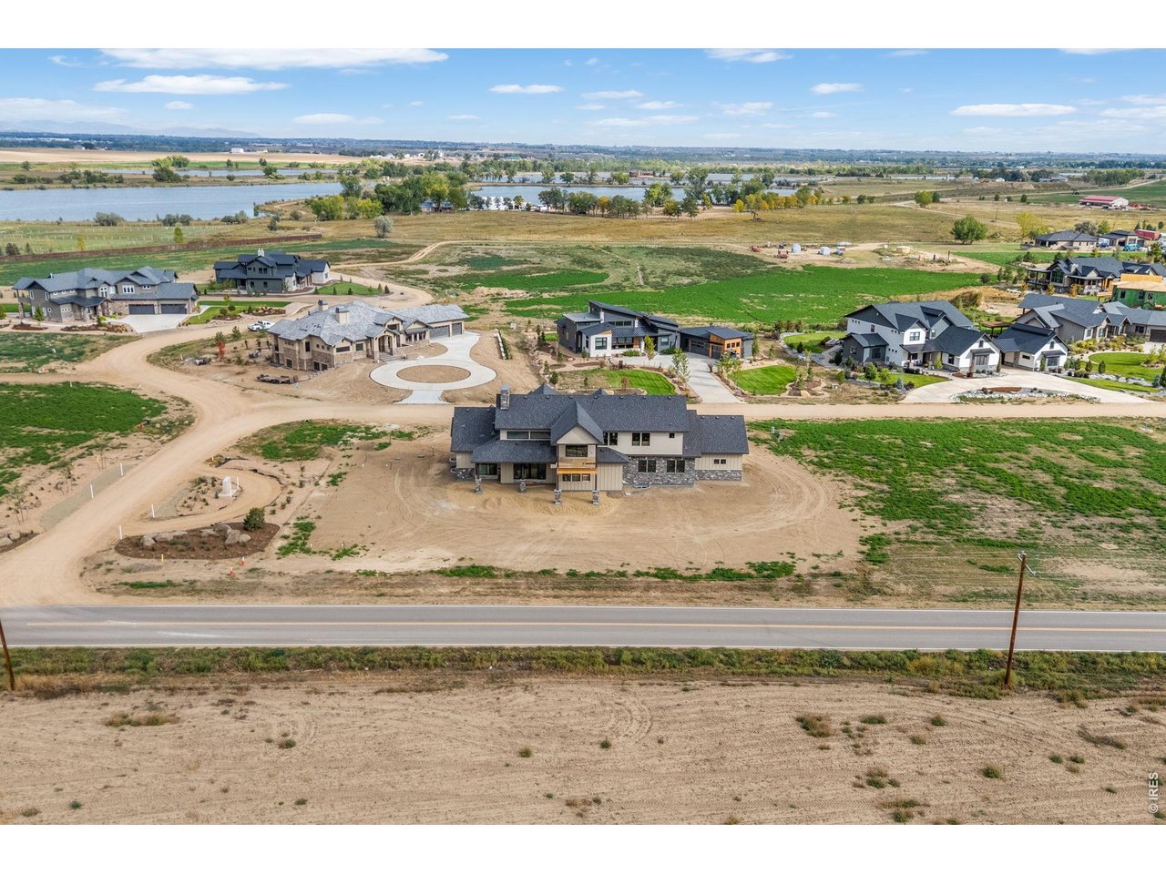 1850 Country Dr