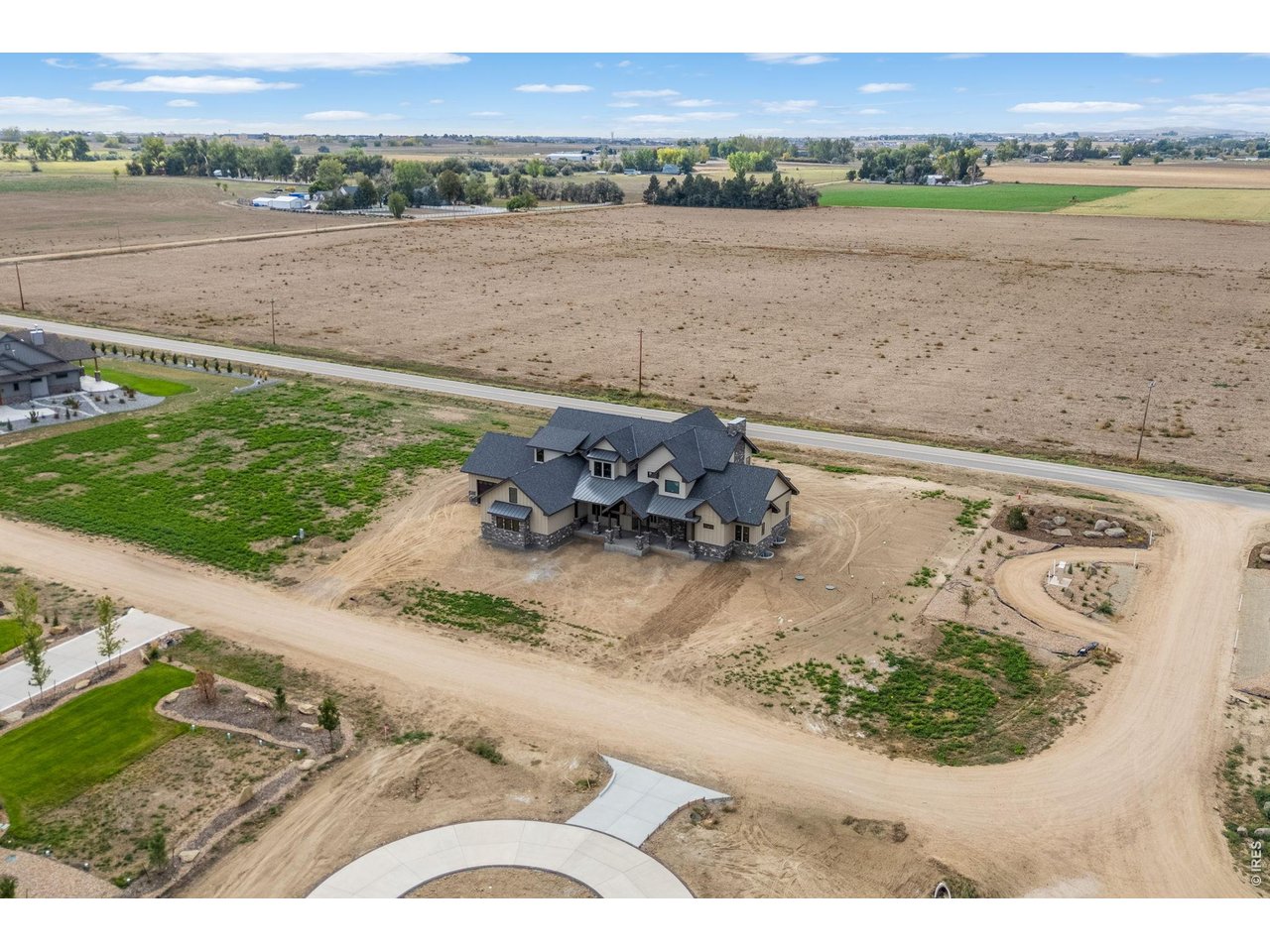 1850 Country Dr