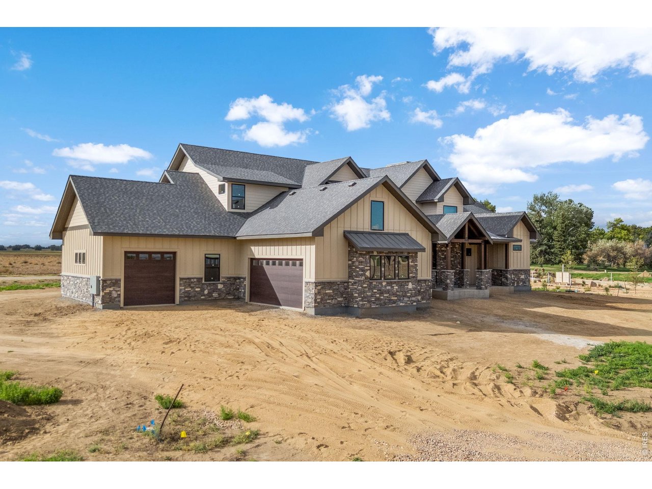1850 Country Dr