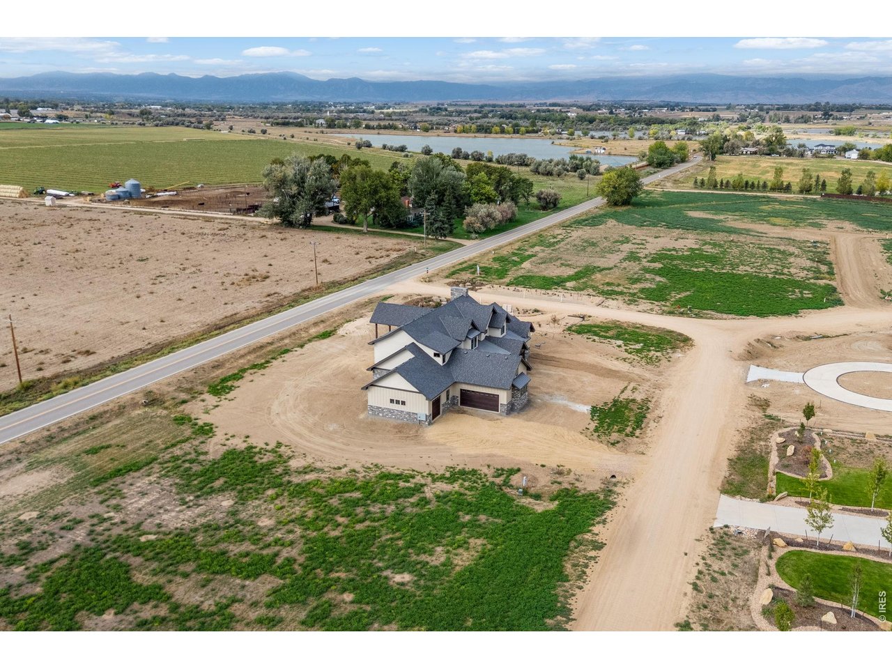 1850 Country Dr