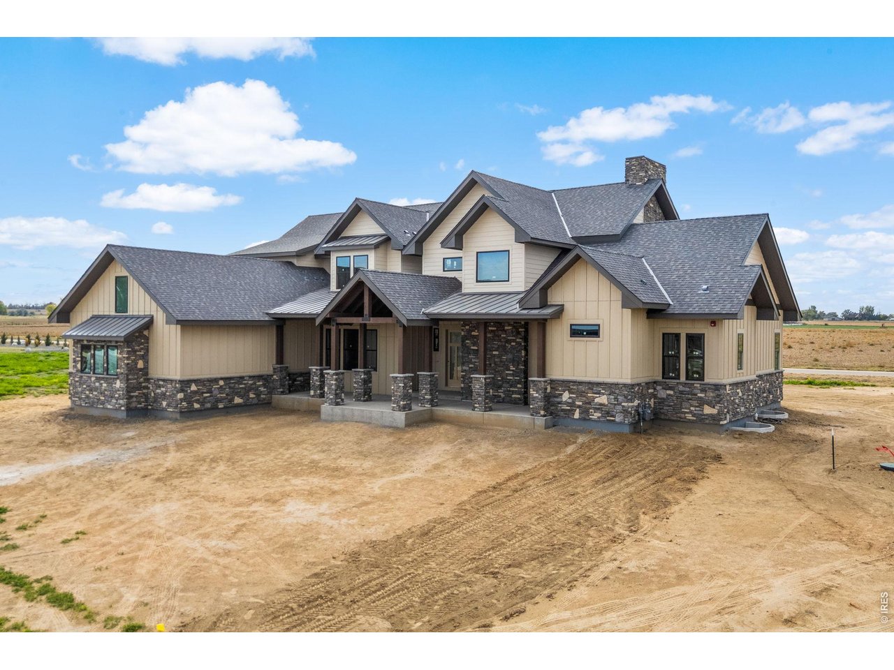 1850 Country Dr