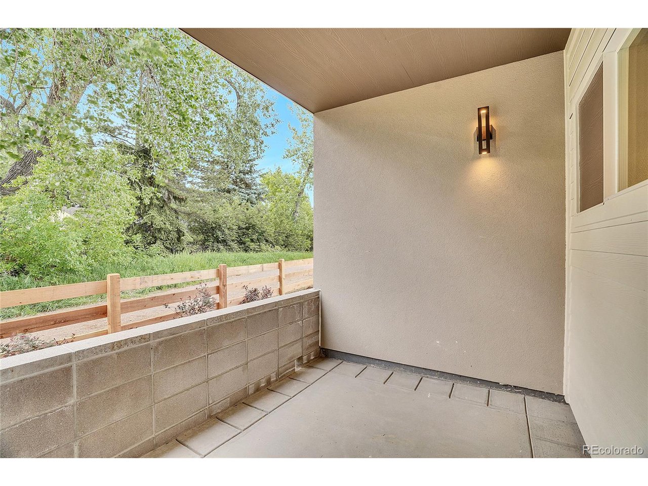 1304 Snowberry 102
