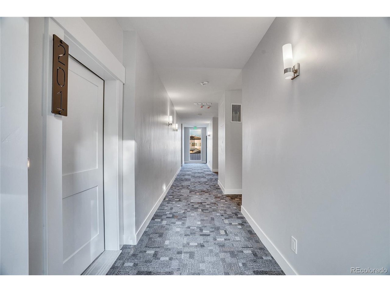 1304 Snowberry 102
