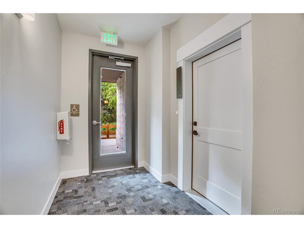 1304 Snowberry 102