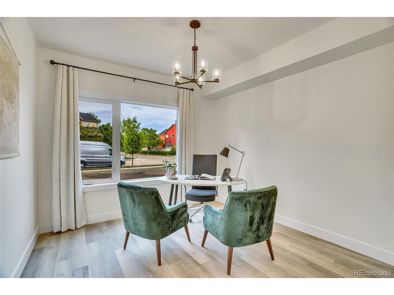 1304 Snowberry 102