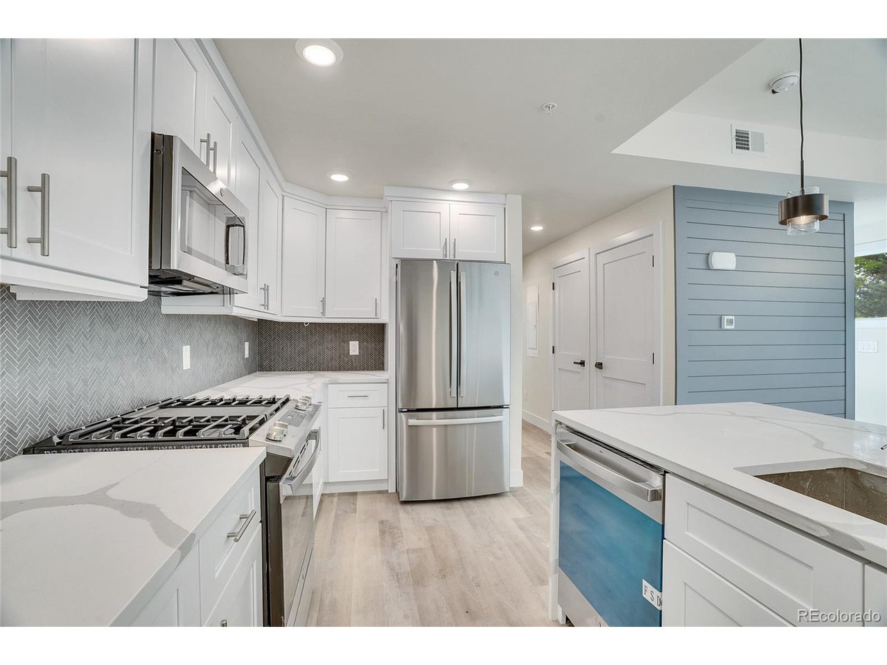 1304 Snowberry 102