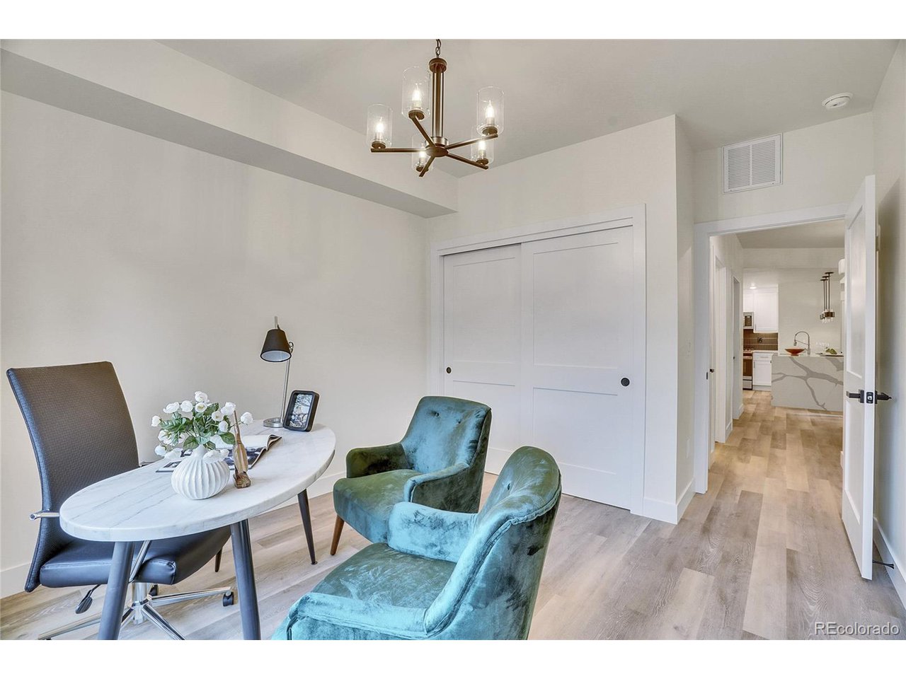 1304 Snowberry 102