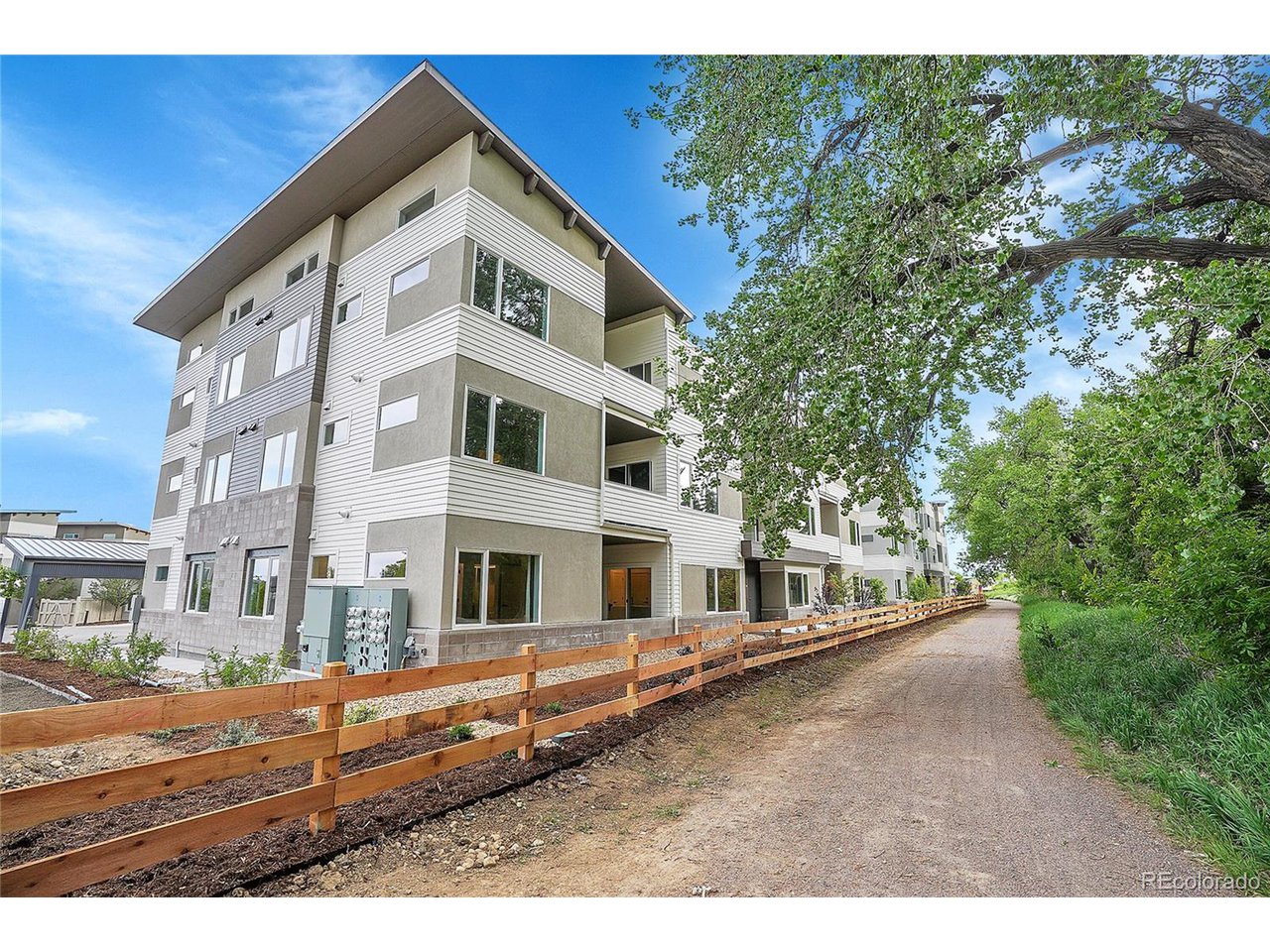 1304 Snowberry 102